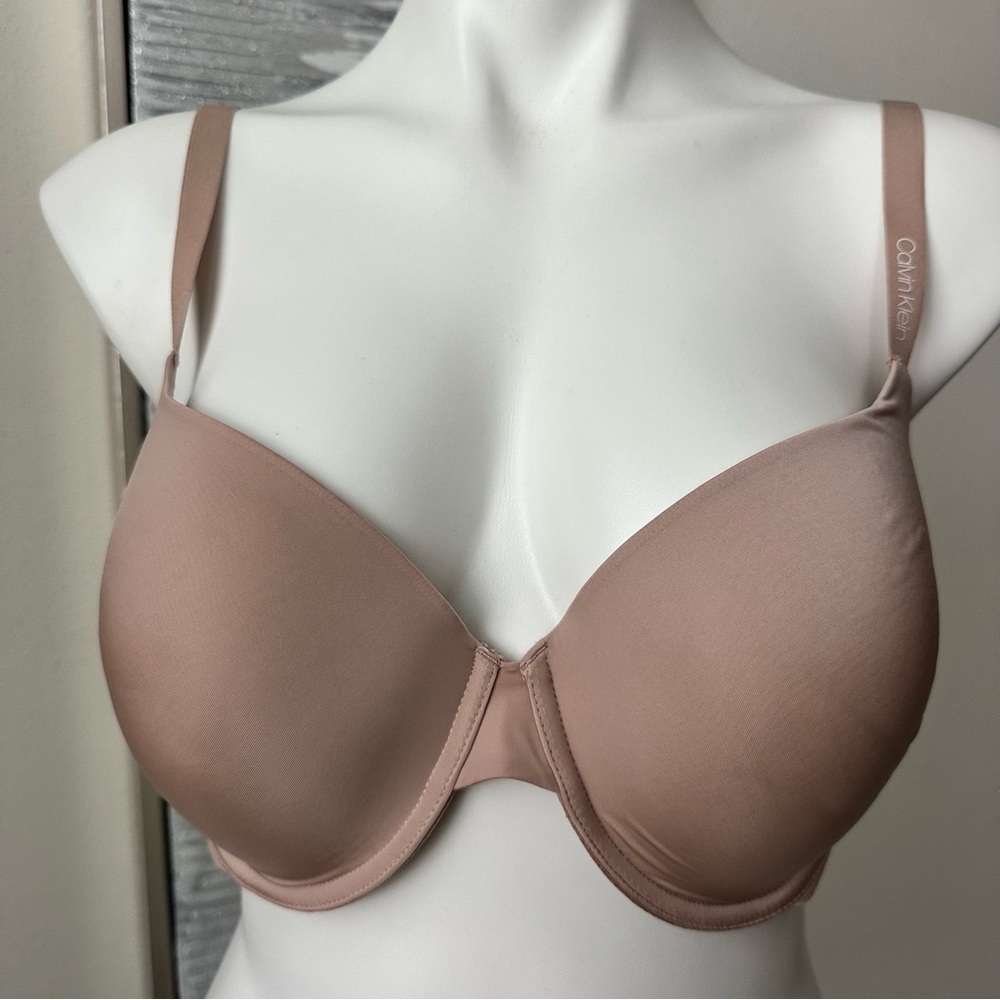 Calvin Klein Lightly Lined Demi Nude Bra Size 38C Women